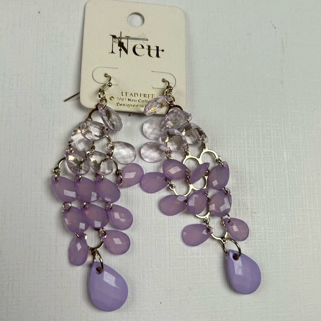 Costume Dangle Lavender Chandelier Earrings A-8